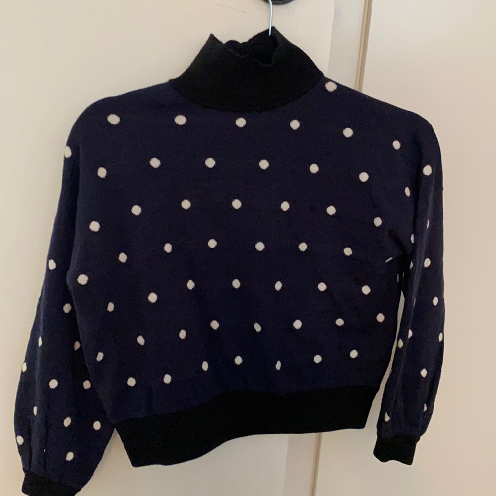 Cute polka dot knit top